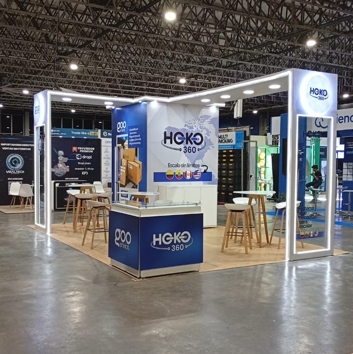 Stand personalizado HOKO